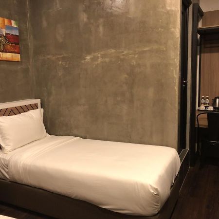 K Boutique Hotel Телук-Интан Экстерьер фото
