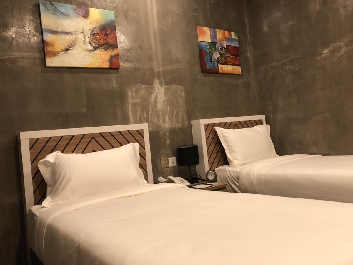 K Boutique Hotel Телук-Интан Экстерьер фото